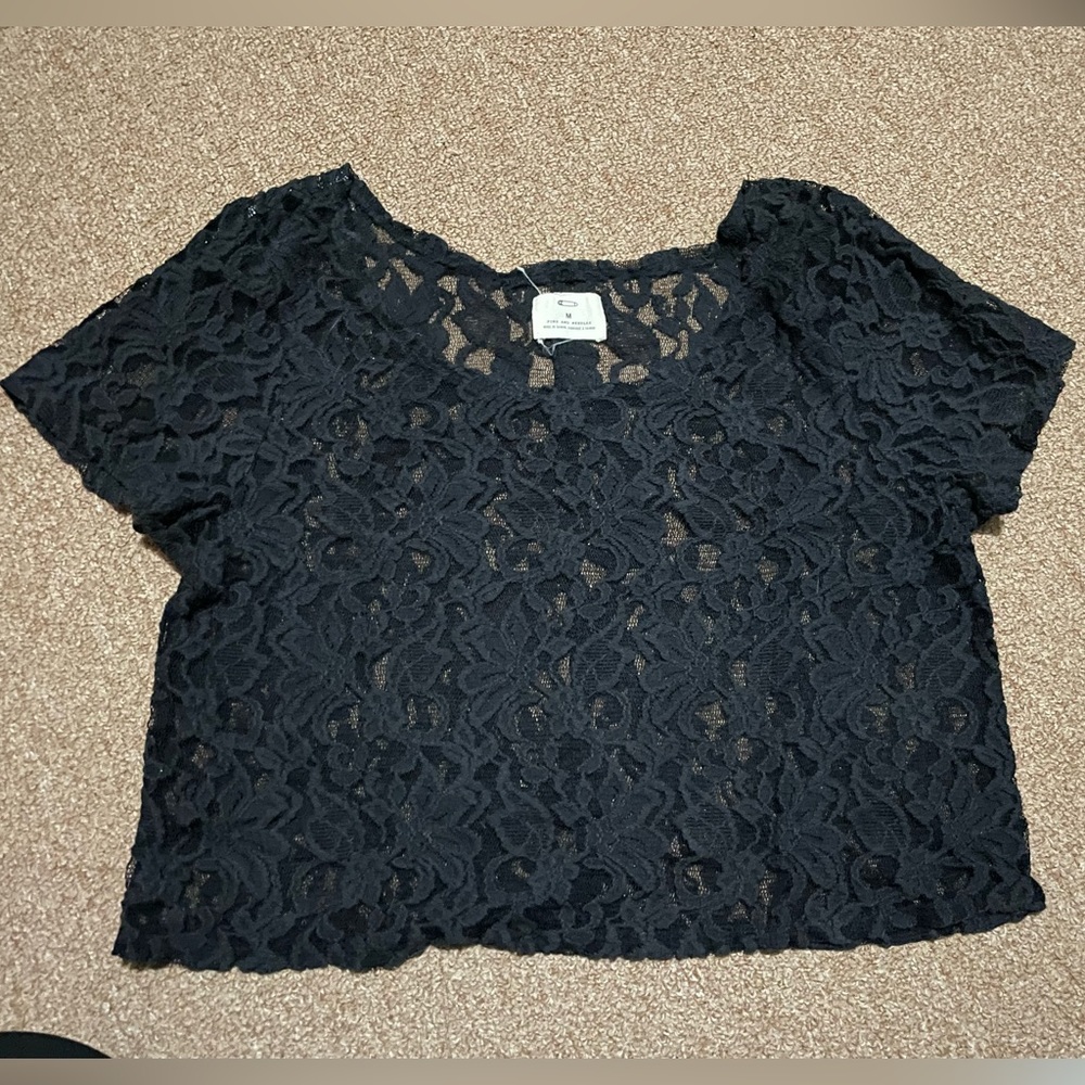 Lace shirts. Black and green. Size M. Super cute and stylish